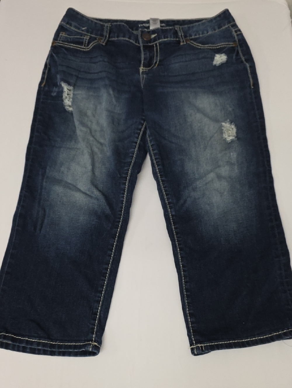 Maurices Blue Distressed Capri Embroidery Denim Jeans